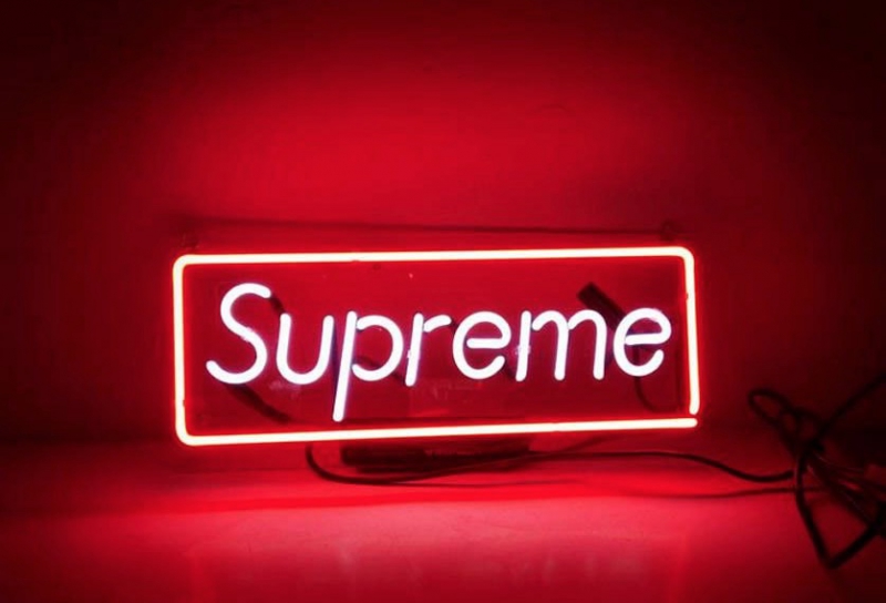 Supreme Neonskylt