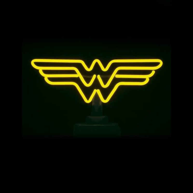 Wonder Woman Desktop Neonskylt