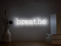 Breathe Neonskylt