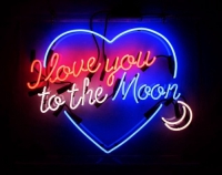 Love you to the moon and back Neonskylt