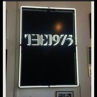 The 1975 Neonskylt